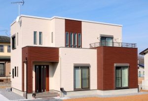 栃木県K様邸の外観(ツートーンサイディングとキューブ形状)